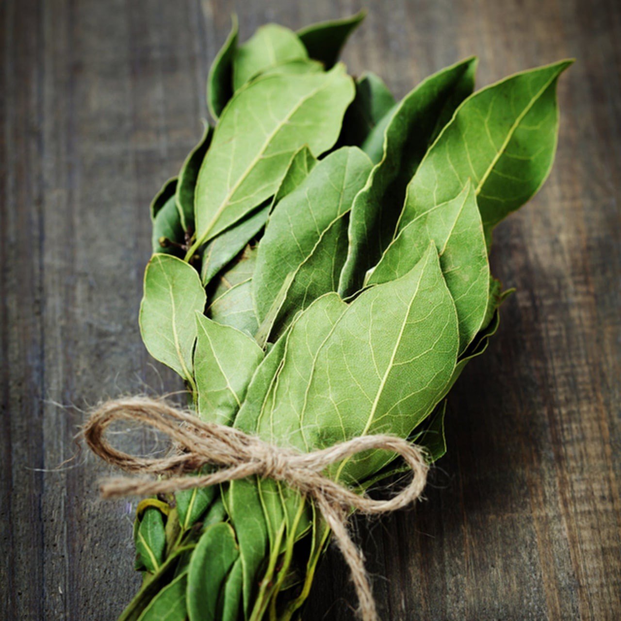 Cómo eliminar las sales de la columna vertebral y las articulaciones